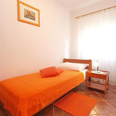 아파트 With 4 Bedrooms 446
